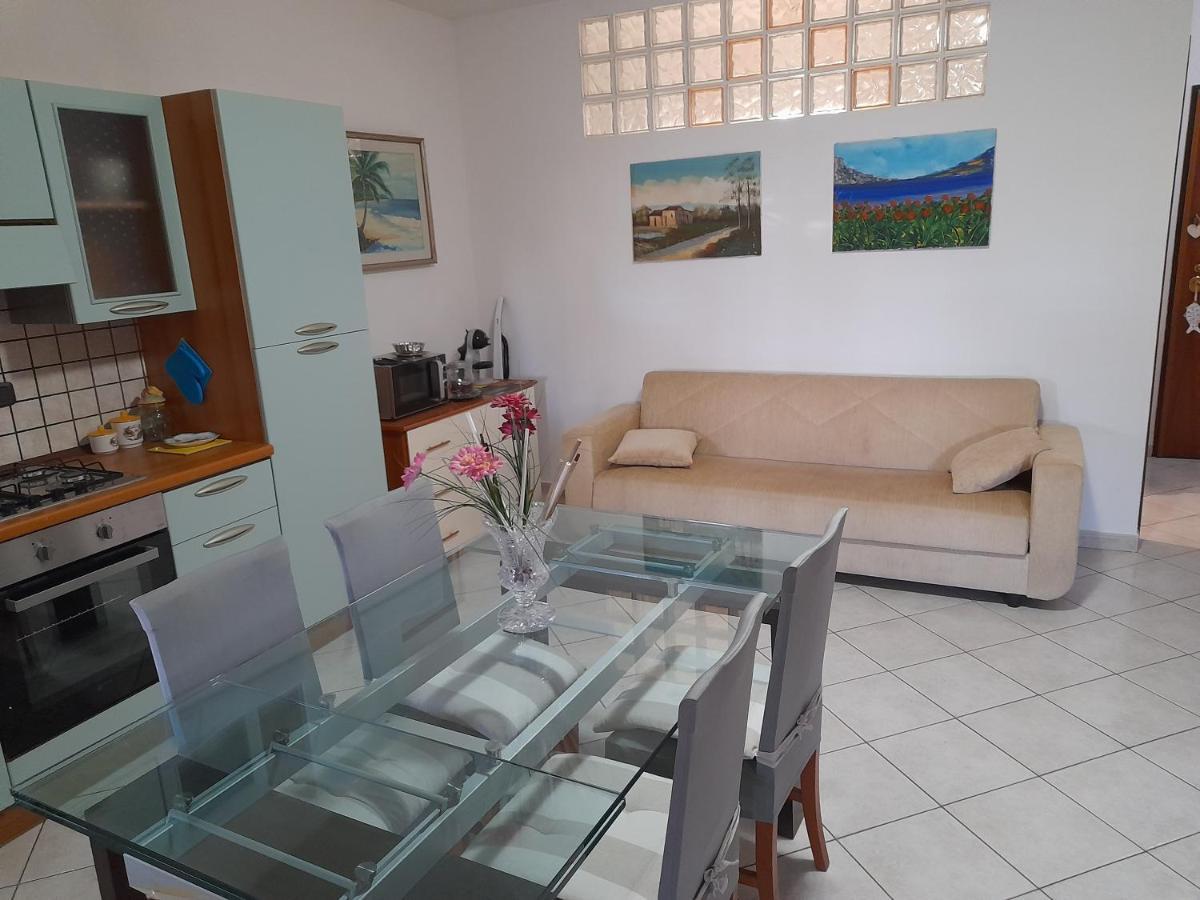 لاتينا Casa Con Veranda In Centro - Comodo Parcheggio E Garage Incluso المظهر الخارجي الصورة